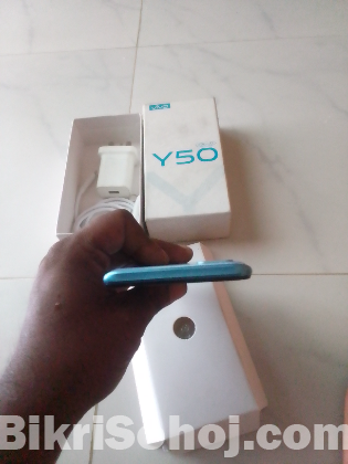 Vivo y50